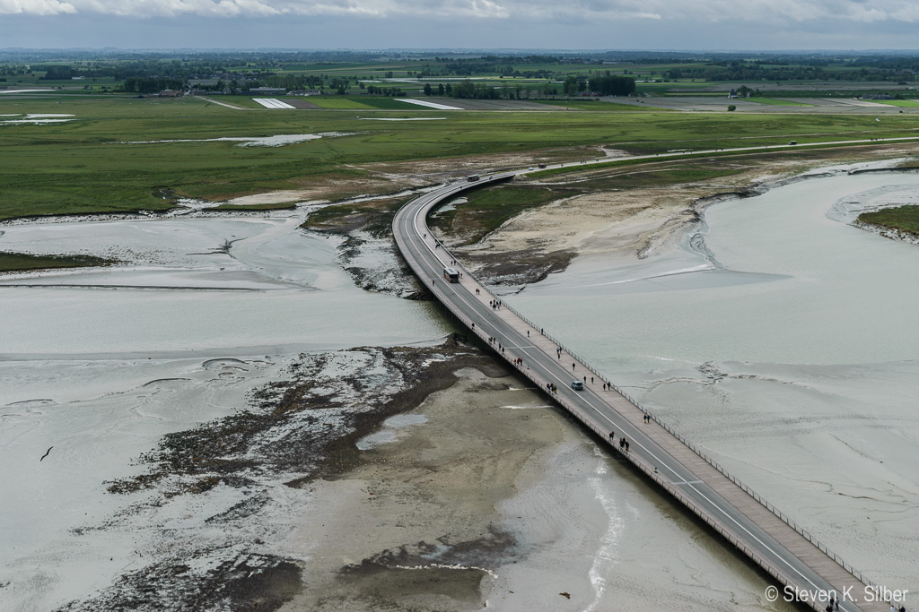 Bridge over the bay to give access to Mont St. Michel at low tide. (1/640 sec at f / 8.0,  ISO 100,  40 mm, 18.0-55.0 mm f/3.5-5.6 ) May 12, 2017